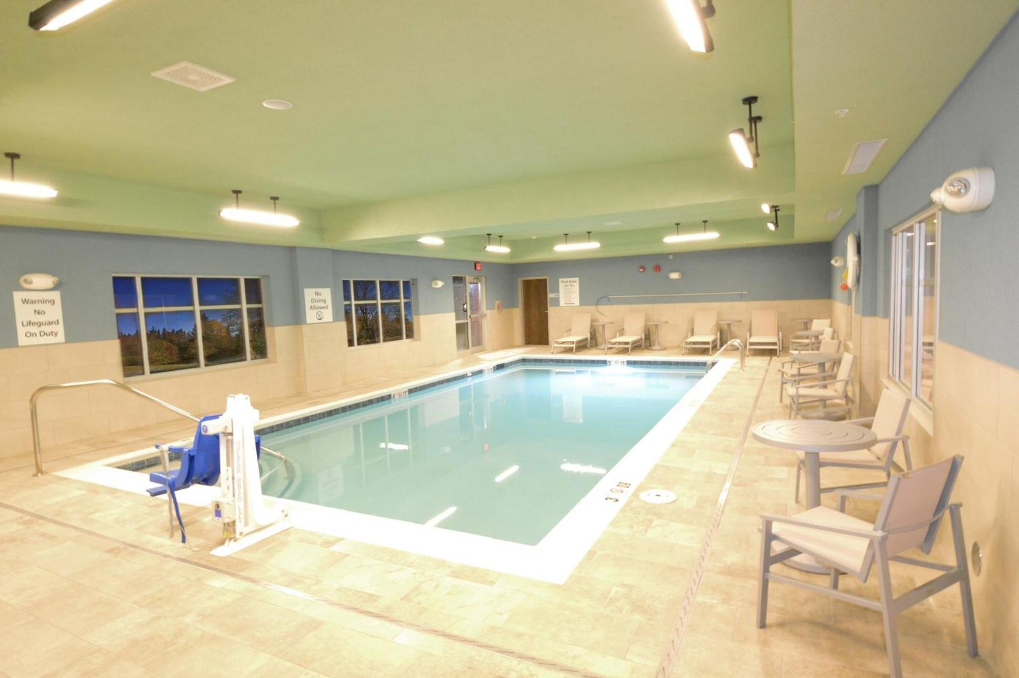 Holiday Inn Express & Suites Toledo West By Ihg Extérieur photo