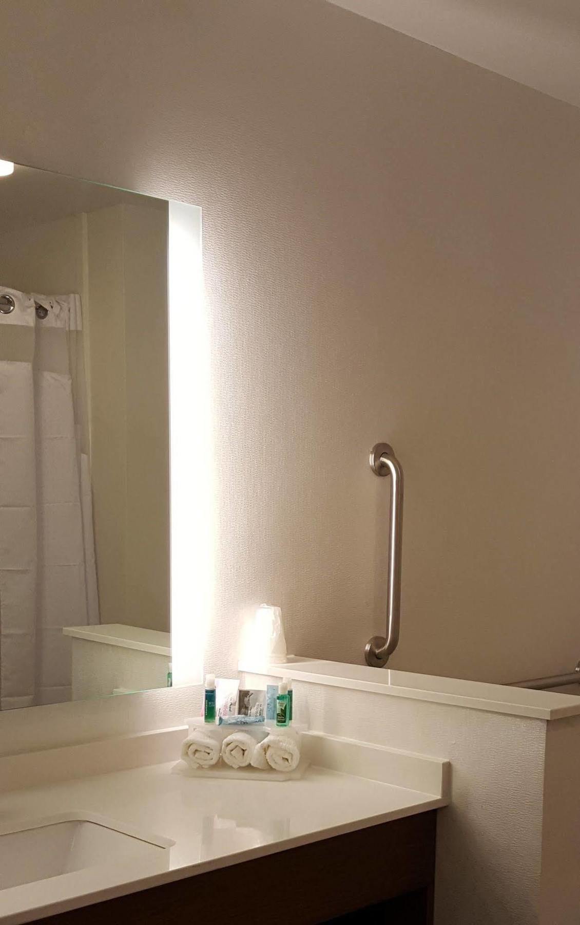 Holiday Inn Express & Suites Toledo West By Ihg Extérieur photo